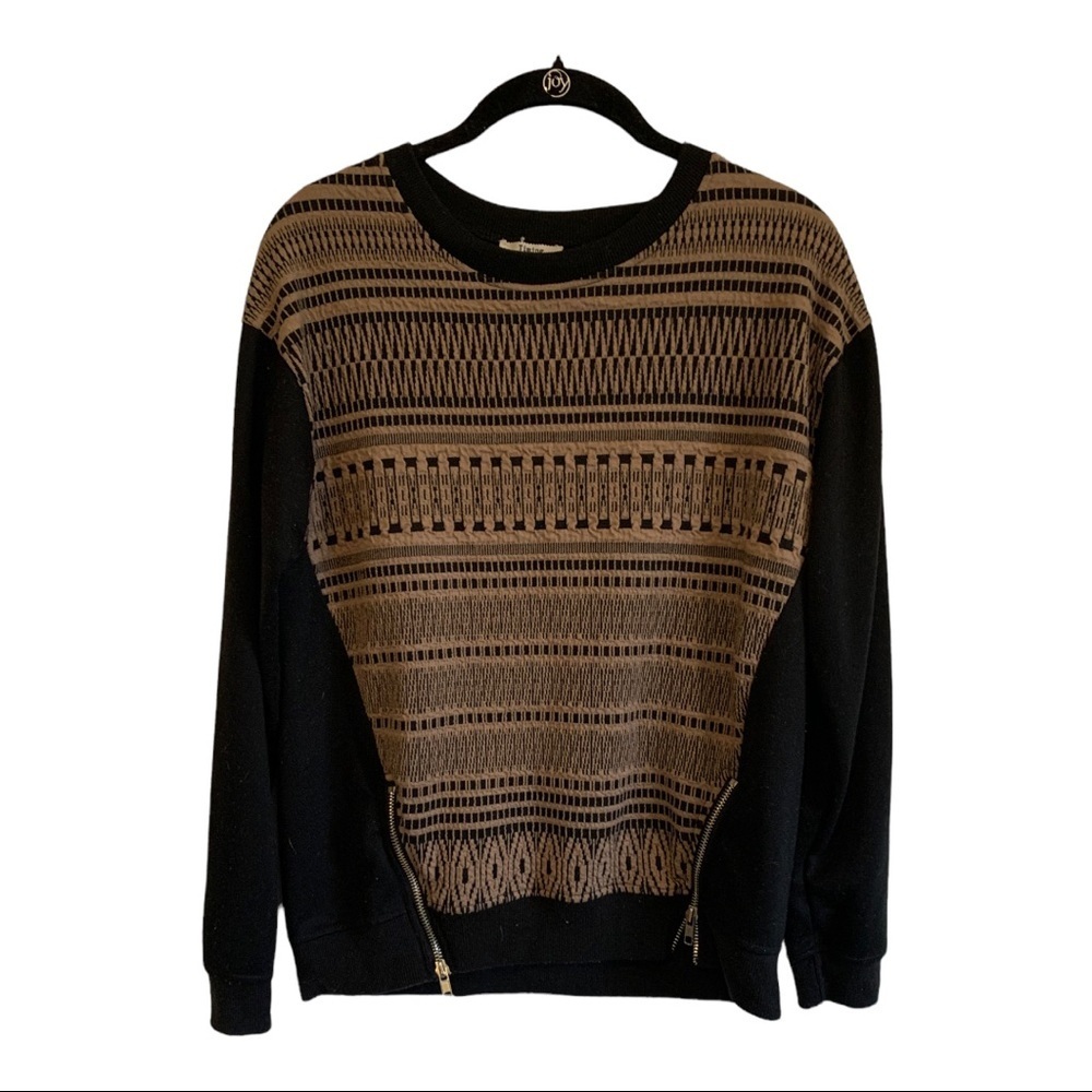 Black and brown with zipper add on Timing sweater‎